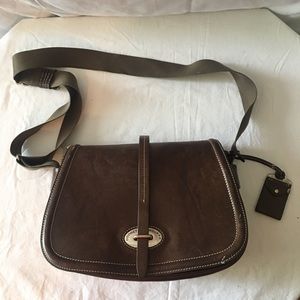 🤎🤎Dooney and Bourke Crossbody brown leather bag🤎🤎
